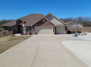14873 Tikaani Dr, Siloam Springs, AR 72761