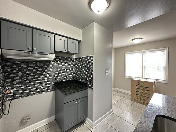 4th image of 3820 25th Ave #71
