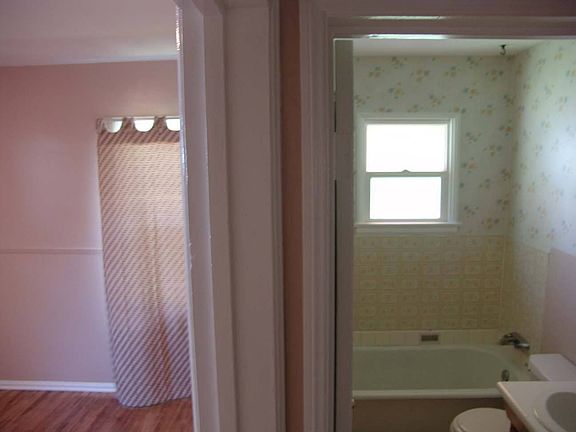 Upstairs Bed #2/Bath #1