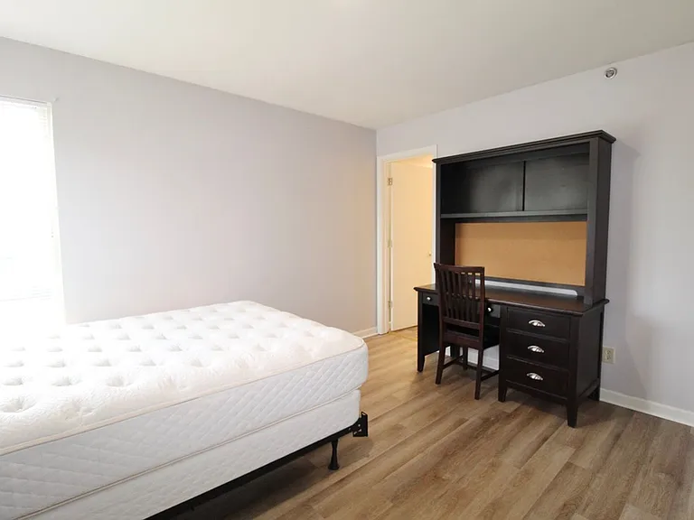 1366 Hunters Rd #K — Photo 3