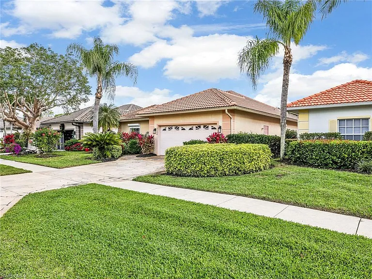 7100 Falcons Glen Blvd — Photo 2