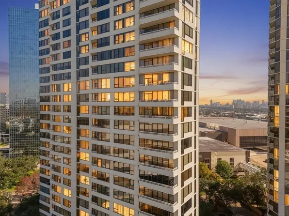 14 Greenway Plz #17Q, Houston, TX 77046