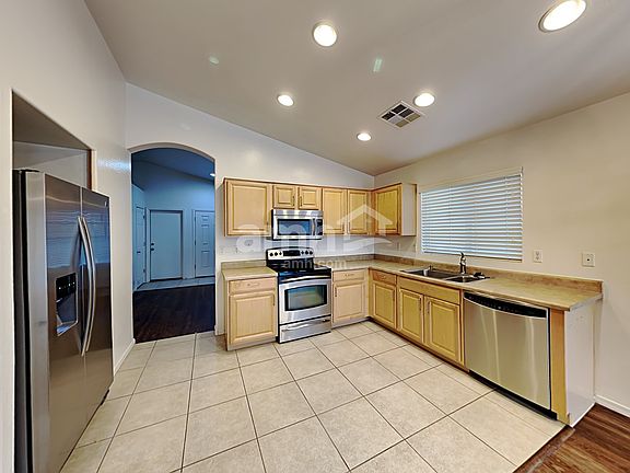 3rd image of 1735 W Appaloosa Way
