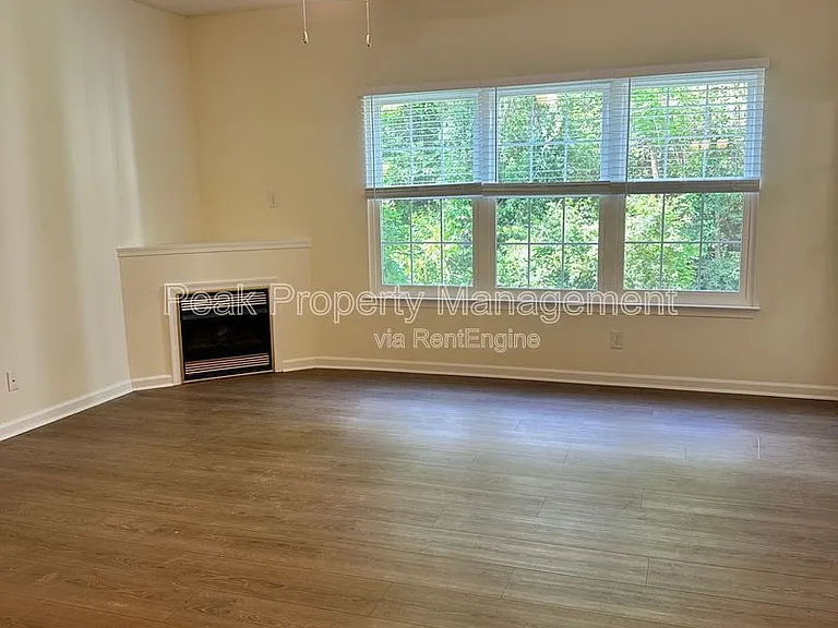 801 Virginia Center Pkwy — Photo 26