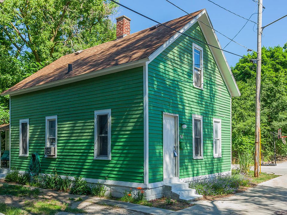 1st image of 317 Freyling Pl SE