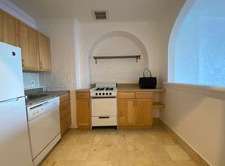 237 W 10th St #1E, New York, NY 10014