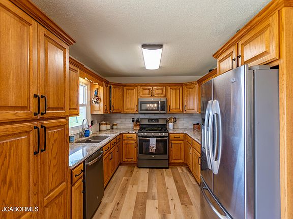 4th image of 14982 Audrain Rd