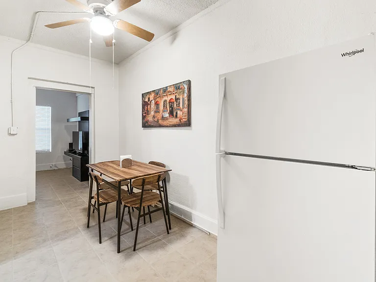 3522 Altura Ave #B — Photo 7