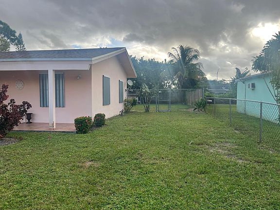 4th image of 16025 NW 22 Court