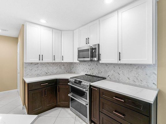 2nd image of 23458 Torre Cir