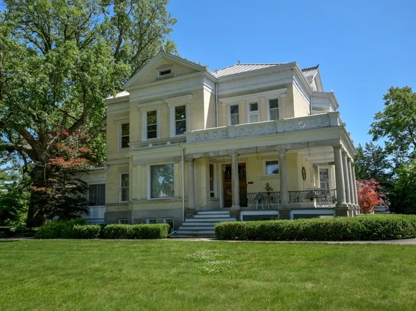 304 E Linden Dr, Jefferson, WI 53549