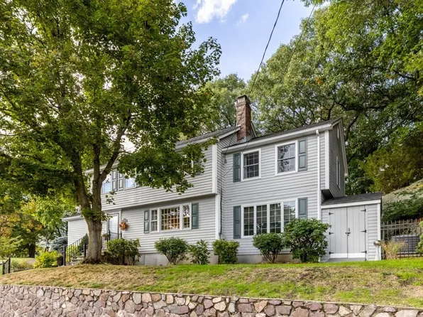2 Rosemary Ave, Wakefield, MA 01880