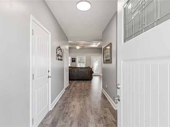 3rd image of 405 Caleb Cir