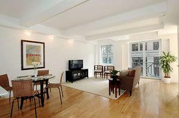 Rented by (Legacy) Metropolitan Property Grp. | media 17