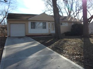 10717 Ewing Dr, Kansas City, MO 64134