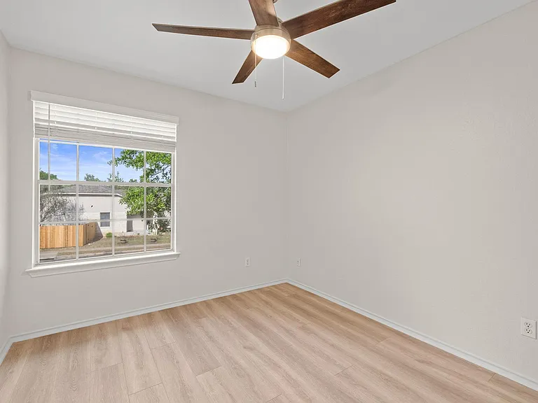 3410 Flowstone Ln — Photo 23