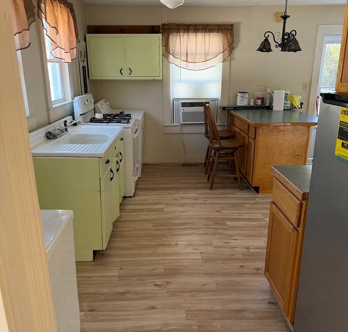 2 bed, 1000 sqft, $1,200 — Photo 3