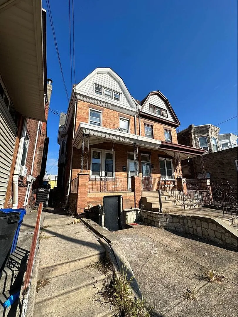 111 E Wyoming Ave — Photo 1