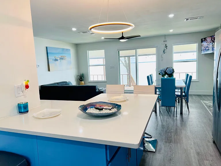1340 E Cedar Creek Pkwy — Photo 11