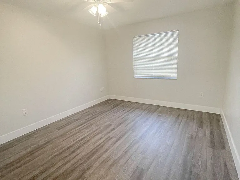 12834 Lake Tree Ln — Photo 11