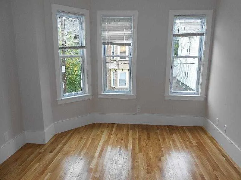 3 bed, 1.5 bath, $3,250 — Photo 4