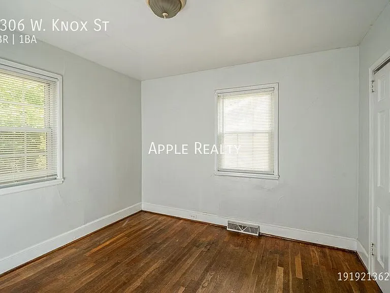 2306 W Knox St — Photo 9