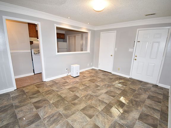 3rd image of 103 Bennett Dr APT C