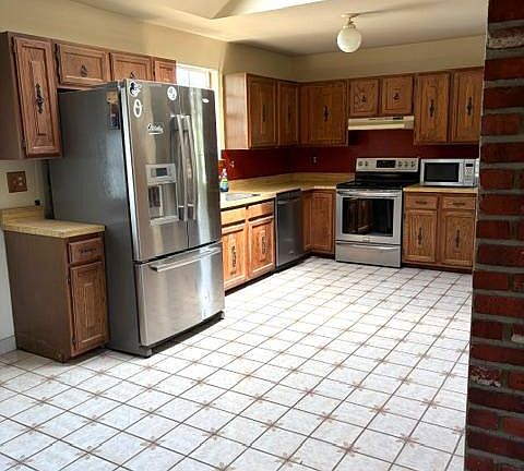 4th image of 108 Kingbrook Rd