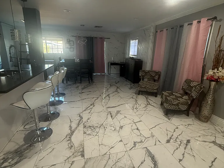 8632 Tyrone Ave — Photo 6
