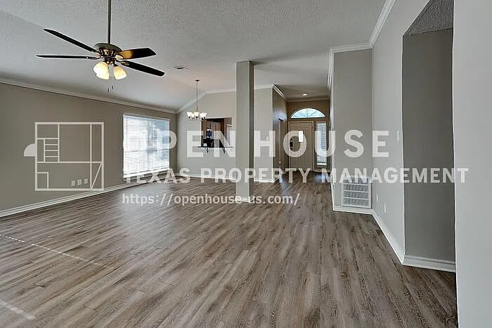 800 Stone Trail Dr — Photo 4