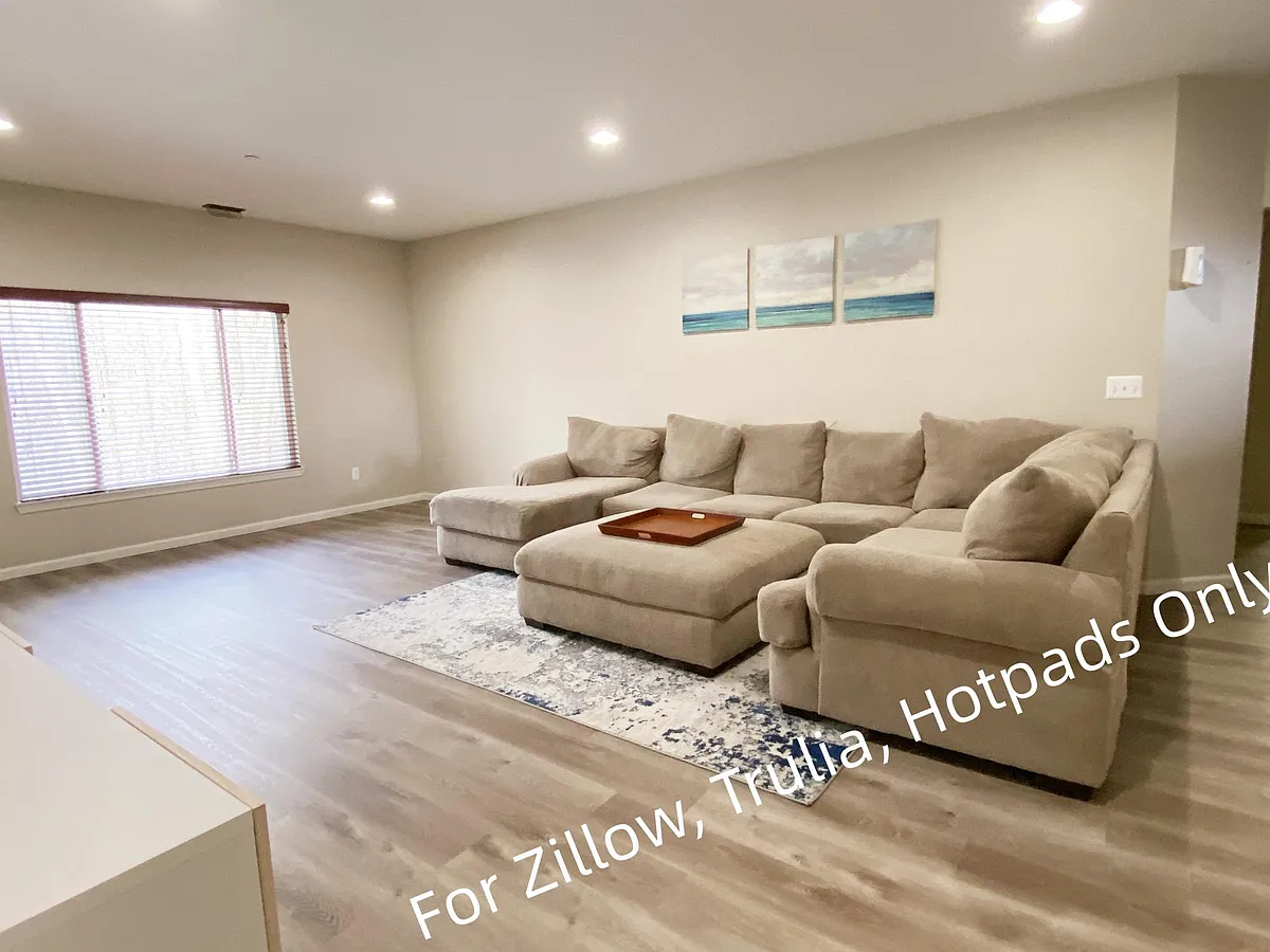 Building Photo - 14374 Shadywood Dr