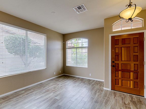 4th image of 2411 E Windsong Dr