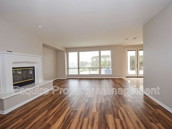 4th image of 2895 Diamond Dr