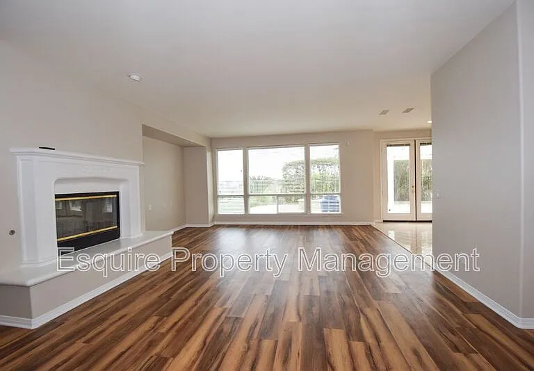 2895 Diamond Dr — Photo 4