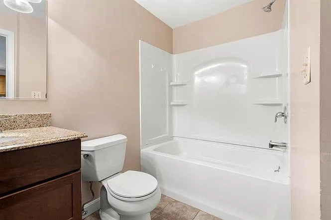 555 Calef Rd #3 — Photo 9