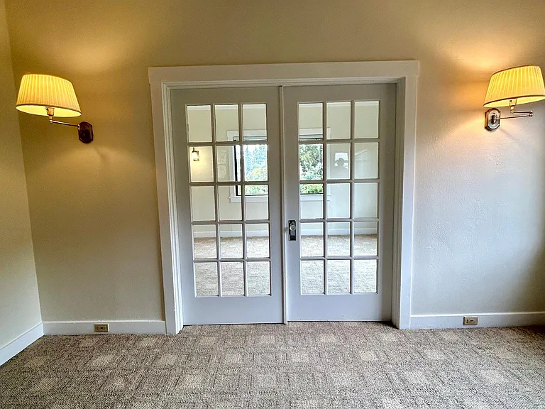 1037 Elbert St — Photo 11