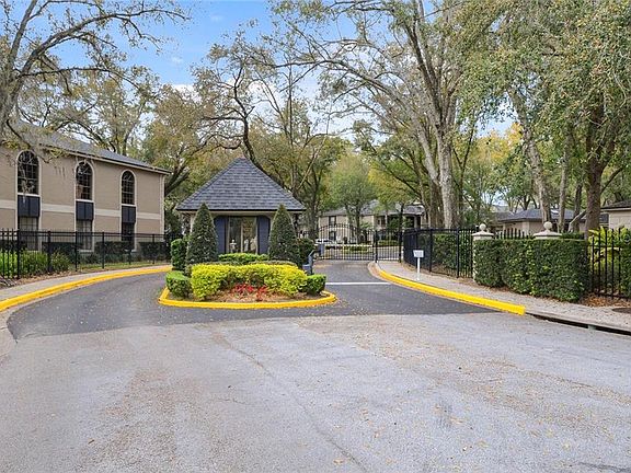 5th image of 1074 Kensington Park Ct Unit 204