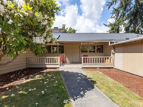 4th image of 11620 SE 47th Place