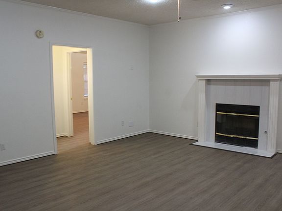 3rd image of 905 Kirby Ave