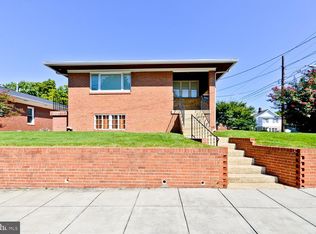 901 47th Pl NE, Washington, DC