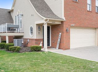 43492 Pendleton Cir #12, Sterling Heights, MI