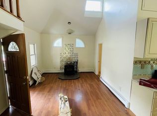 16 Herb Hill Rd, Glen Cove, NY 11542