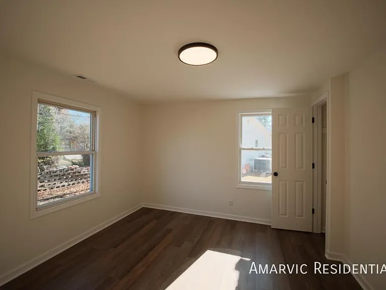 4313 Wallace St — Photo 6