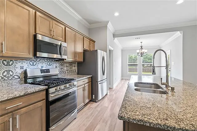 736 Jackson Ct — Photo 10
