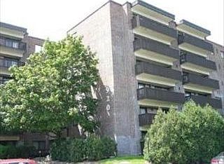 1st image of 920 Vose Dr APT 501