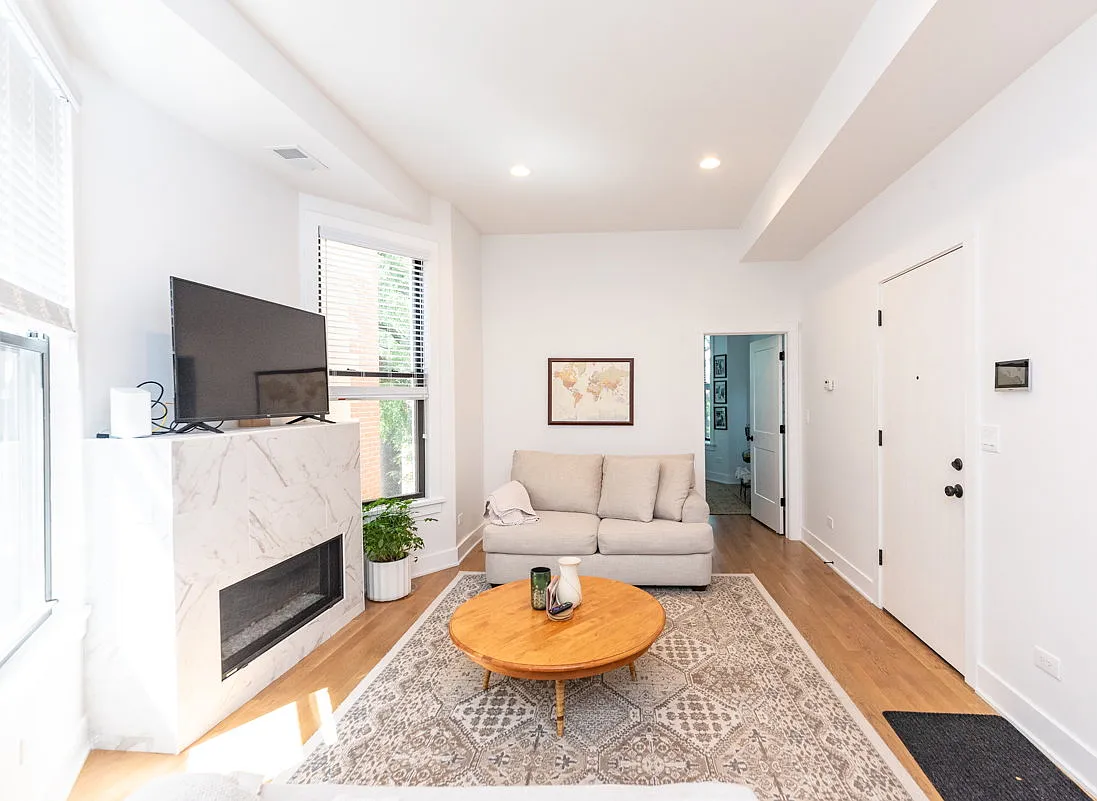 2 bed, 2.0 bath, $3,515 — Photo 4
