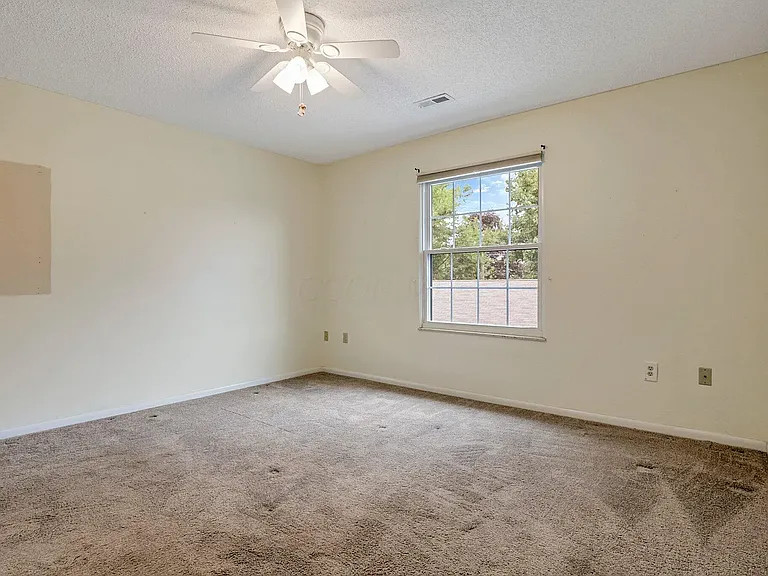 594 Moull St #11 — Photo 7