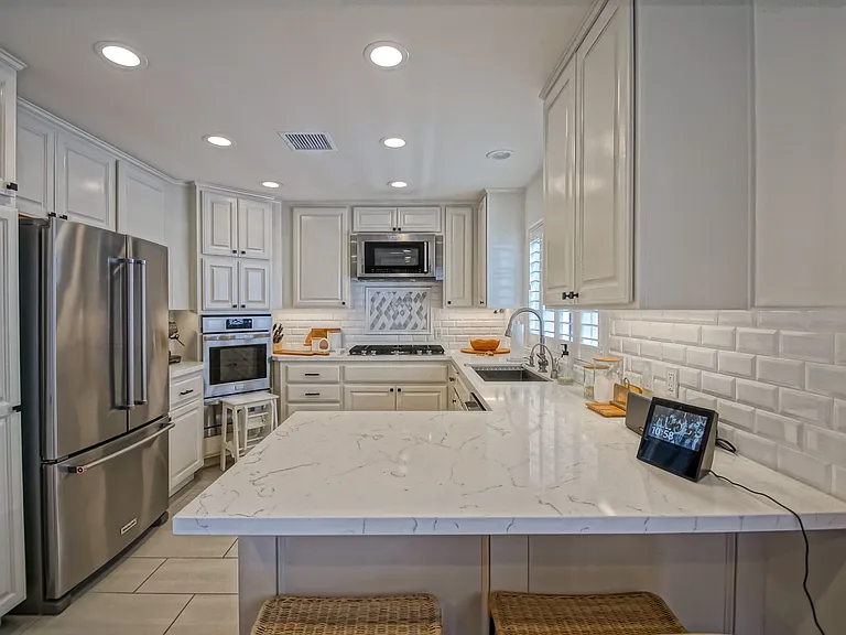 1543 Stanford Ave — Photo 17