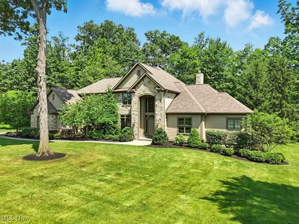 3880 Waterford Ct, Beachwood, OH 44122