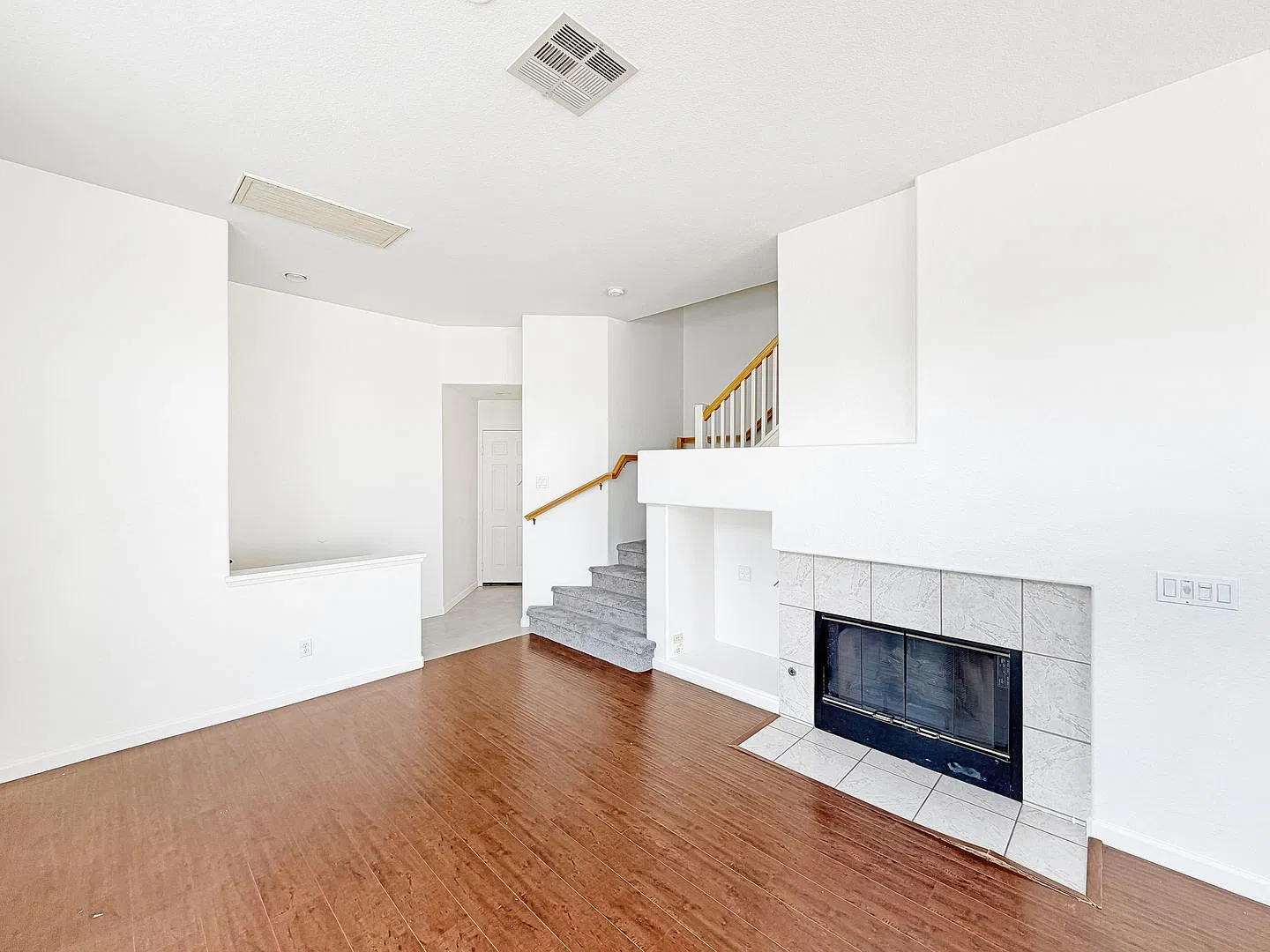SD: Spacious 2B/2.5BA Townhome w/ A/C, Attached Garage, & Private Yard! — Photo 3